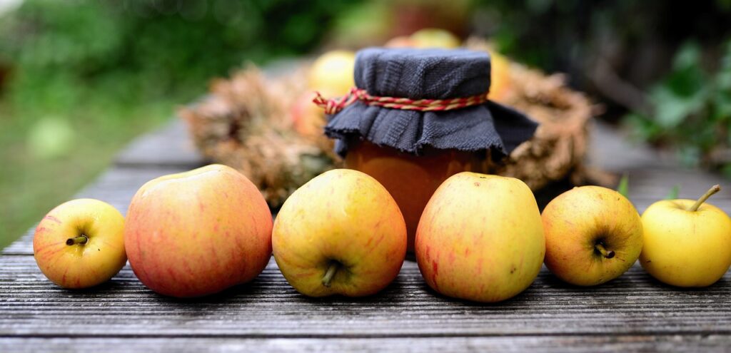 Marmellata che non si addensa? Aggiungi una mela a pezzetti, la pectina farà il resto