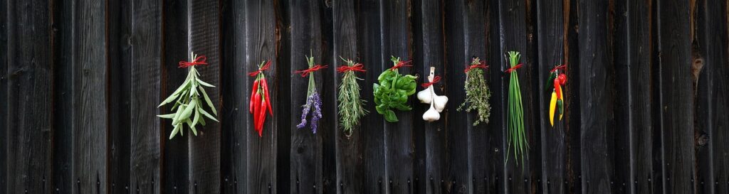 Come usare le erbe aromatiche per esaltare i piatti senza sale