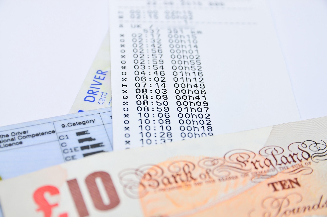 Bollo auto: esenzione per i cittadini di una certa età, novità sorprendente.