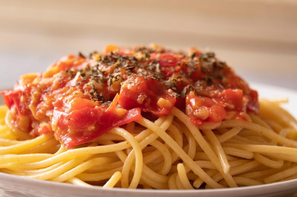 Pasta al pomodoro “della nonna”: l’ingrediente nascosto che la rende più leggera
