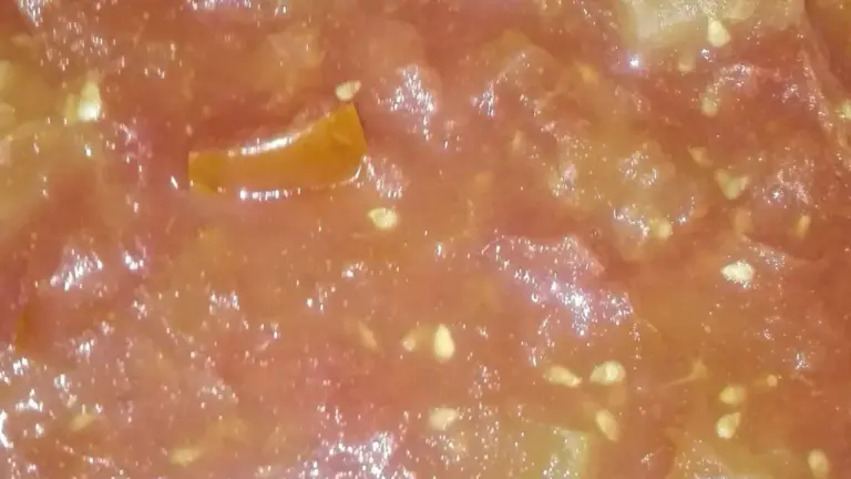 Sugo troppo liquido: cosa fare davvero senza coprire il sapore del pomodoro