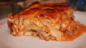 Pasta al forno: perché scolarla al dente prima della gratinatura cambia il risultato