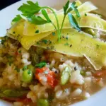 Risotto cremoso senza panna: cosa succede davvero negli ultimi minuti di cottura