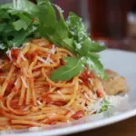 Pasta che si incolla dopo averla scolata: dove si perde il controllo tra acqua, attesa e condimento