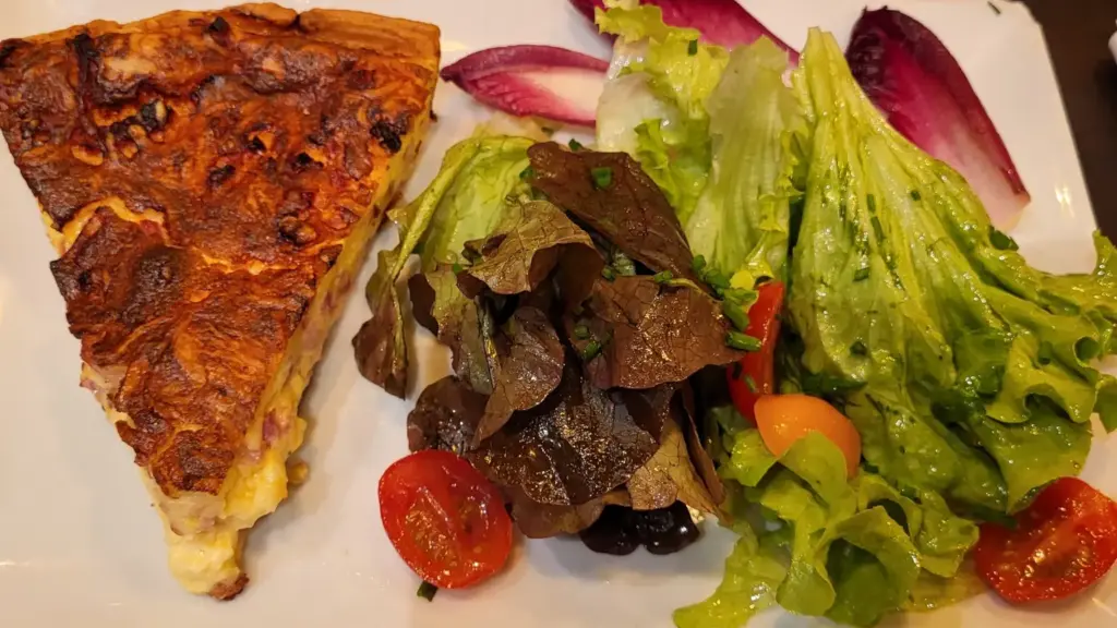 Torta salata con fondo bagnato: dove nasce l’umidità tra ripieno, pasta e temperatura del forno