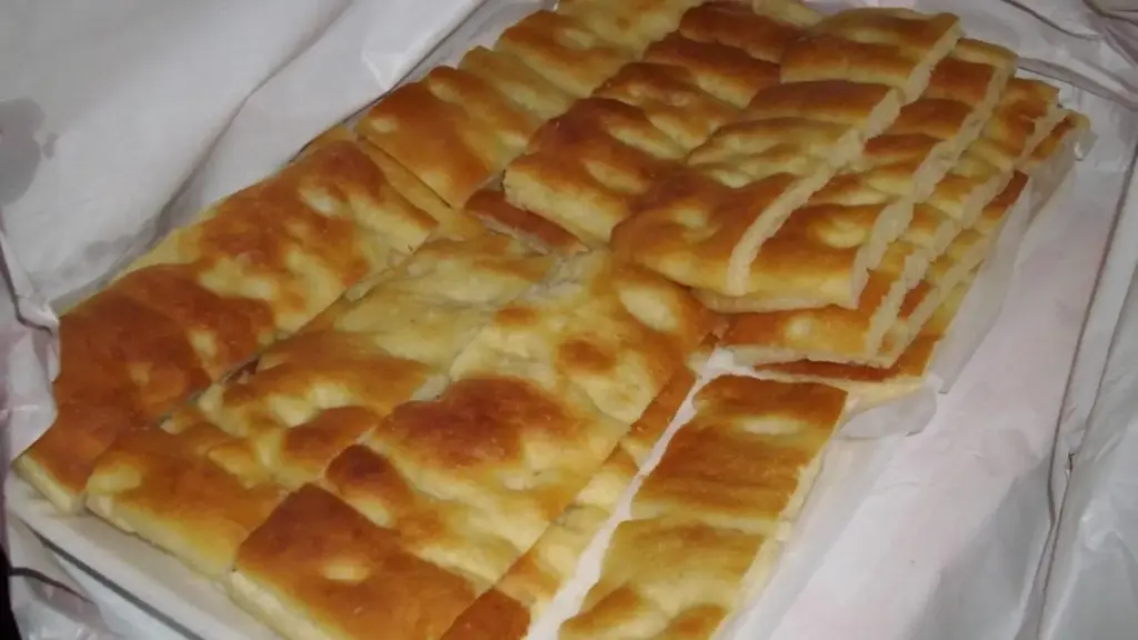Focaccia piena di bolle prima del forno: come fare le fossette senza schiacciare tutta la struttura