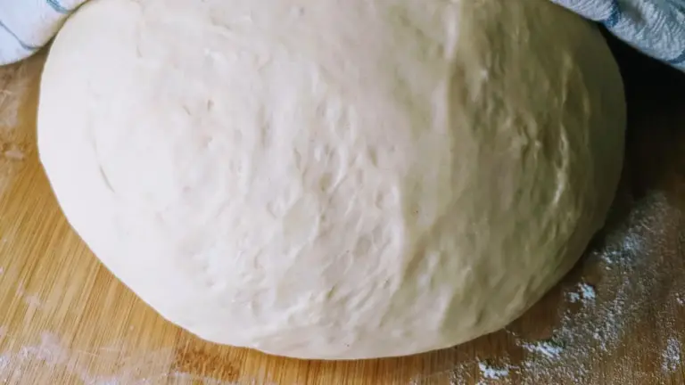 Pane che cresce troppo in fretta: perché togliere sale non è una scorciatoia innocua per la lievitazione