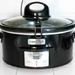 Slow cooker per riscaldare gli avanzi: perché USDA consiglia di portarli prima a temperatura con un altro metodo