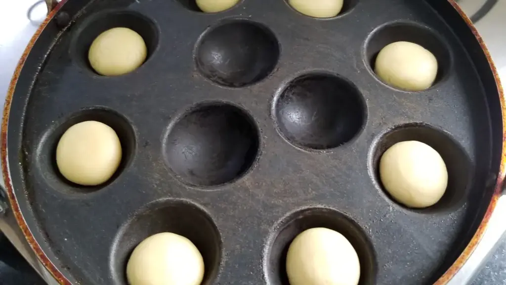 Biscotti su teglia unta: perché aggiungere grasso sotto l’impasto può favorire lo spread