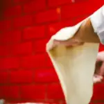 Impasto della pizza troppo appiccicoso: cosa correggere prima di aggiungere altra farina